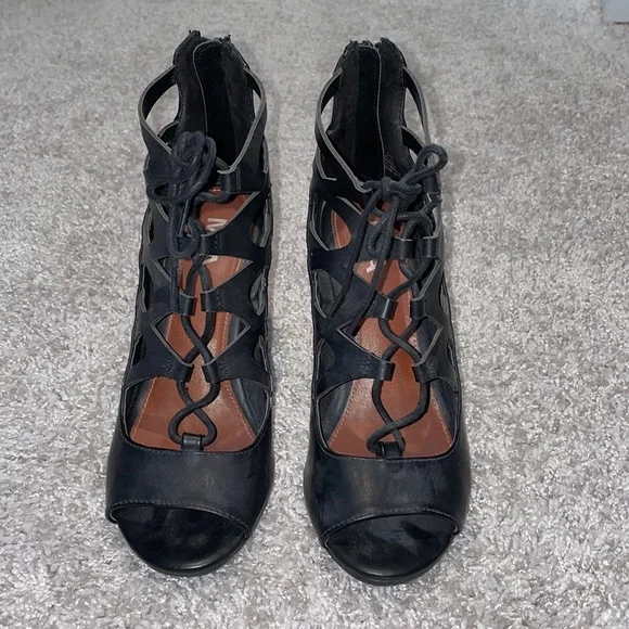 Wedge sandals size 6.5 - Picture 2 of 4